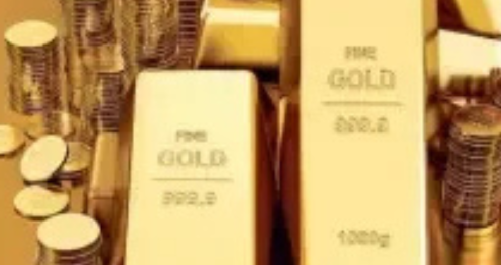 Gold Eyes Breakout as Market Uncertainty