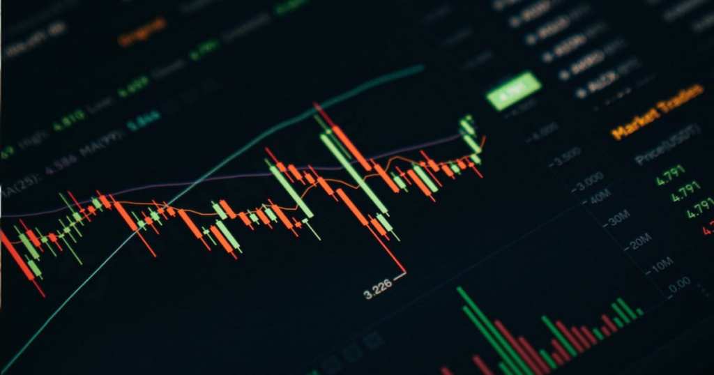 Retail Trading vs Prop Trading: Key Differences Explained